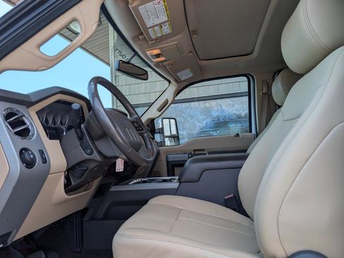 Used 2016 Ford F250 Lariat w/ Lariat Ultimate Package AWD/4WD image 13