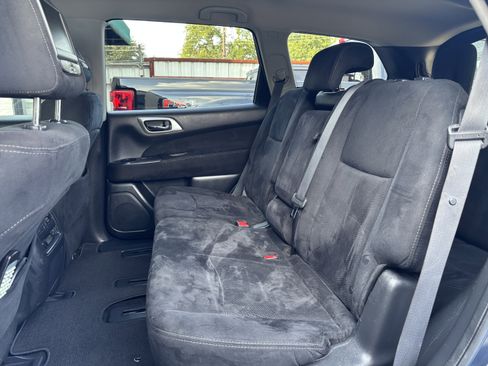 Used 2015 Nissan Pathfinder SV w/ Trailer Tow Package image 29