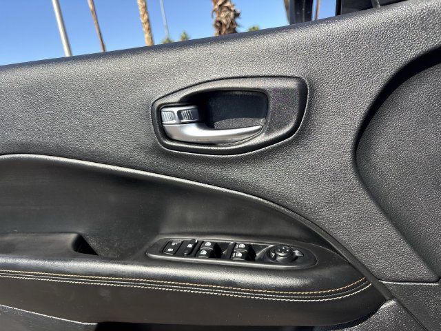 Used 2018 Jeep Compass Latitude w/ Popular Equipment Group FWD image 21