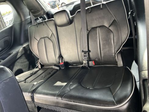 Used 2018 Chrysler Pacifica Limited w/ S Appearance Package image 25