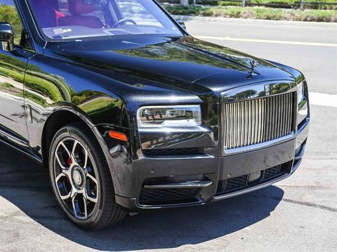Used 2021 Rolls-Royce Cullinan Black Badge AWD/4WD image 12