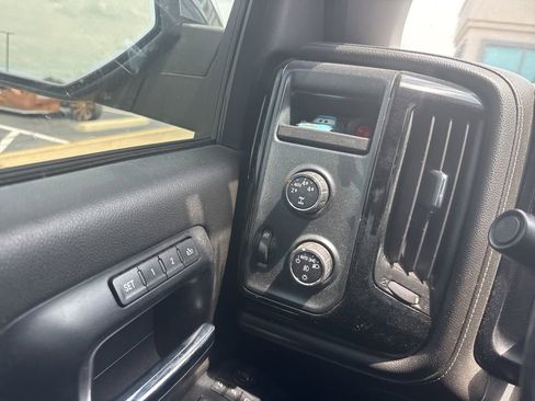 Used 2014 GMC Sierra 1500 SLT w/ SLT Preferred Package AWD/4WD image 17