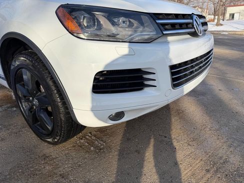 Used 2013 Volkswagen Touareg Sport AWD/4WD image 19