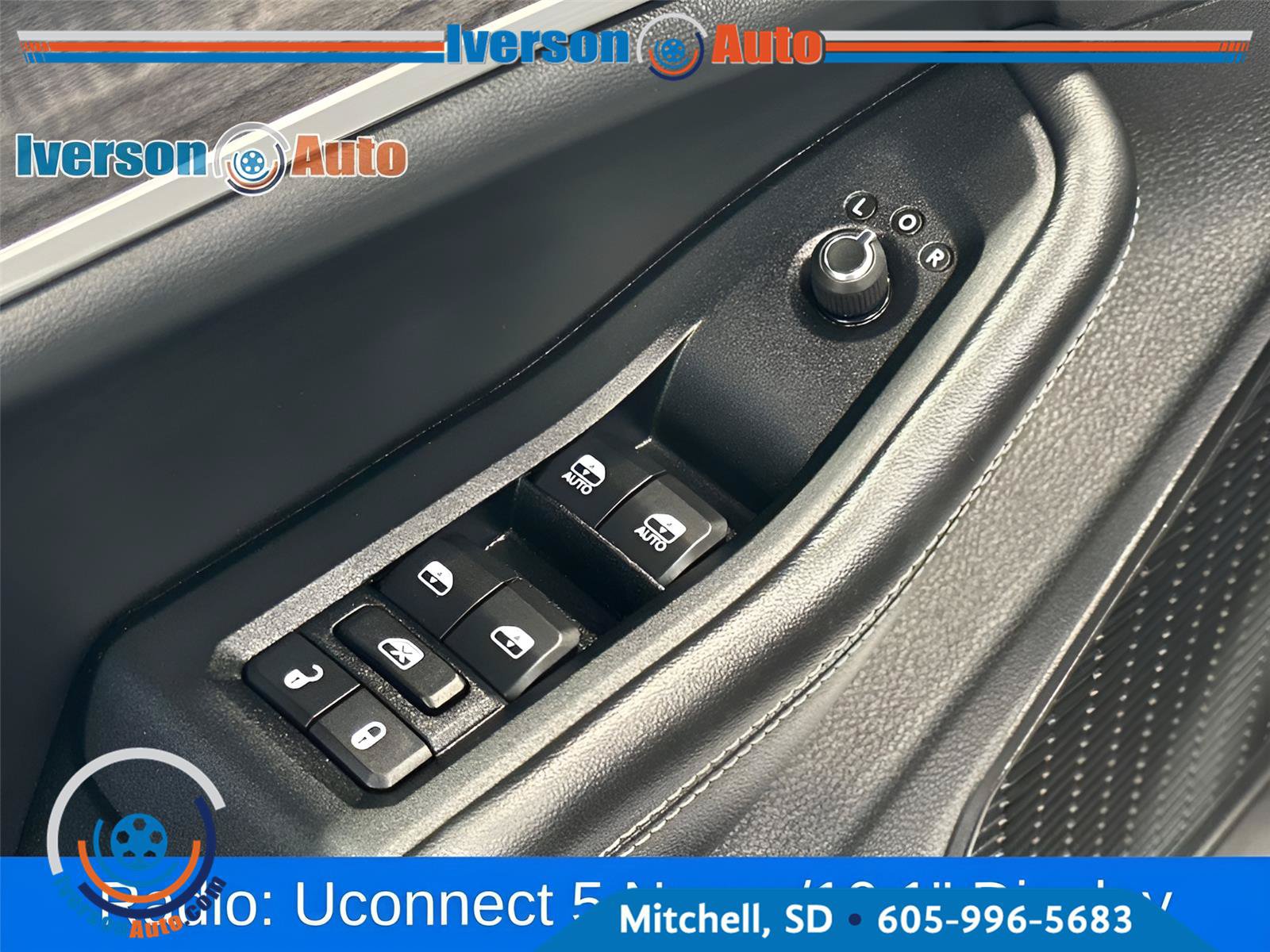 Used 2023 Jeep Grand Cherokee Limited AWD/4WD image 16