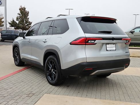 Used 2024 Toyota Grand Highlander Limited image 2