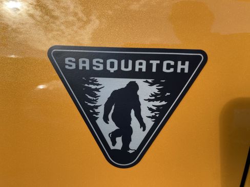 Used 2022 Ford Bronco 4-Door w/ Sasquatch Package AWD/4WD image 4