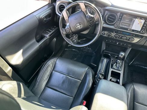 Used 2021 Toyota Tacoma TRD Sport image 15