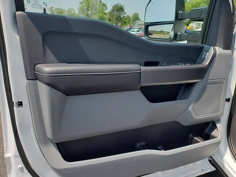 New 2025 Ford F350 XLT AWD/4WD image 9