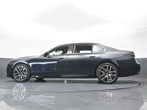 Used 2025 BMW 740i xDrive AWD/4WD image 66