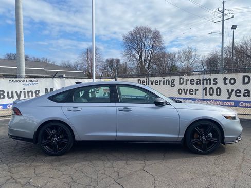 Used 2023 Honda Accord Sport image 2