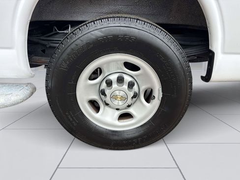 Used 2024 Chevrolet Express 2500 w/ Driver Convenience Package RWD image 27