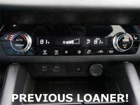 Used 2025 Mitsubishi Outlander SE image 21