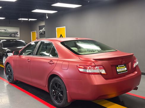 Used 2011 Toyota Camry LE w/ LE Extra-Value Pkg FWD image 4
