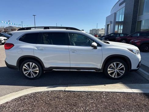 Used 2022 Subaru Ascent Limited w/ Technology Package image 4