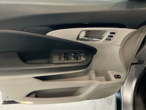 Used 2017 Honda Pilot Touring image 13