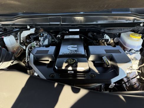 Used 2024 RAM 2500 Laramie w/ Safety Group image 32