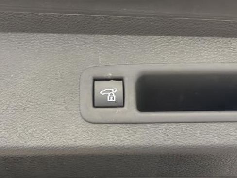 Used 2025 Toyota Sienna XLE FWD image 30