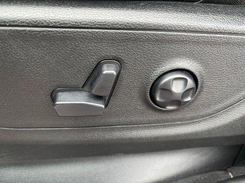 Used 2019 RAM 1500 Big Horn image 14