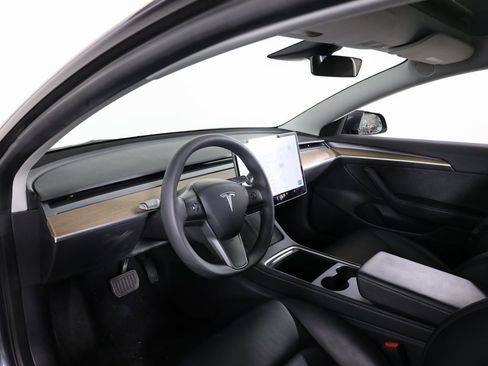 Used 2023 Tesla Model 3 Standard Range image 33