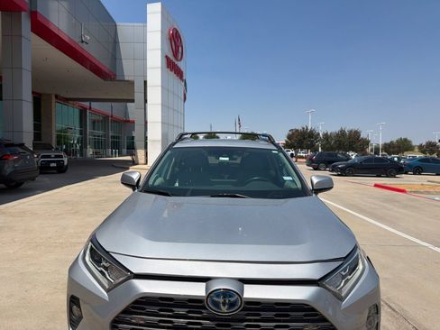 Used 2020 Toyota RAV4 Limited w/ Limited Grade Weather Package AWD/4WD image 25