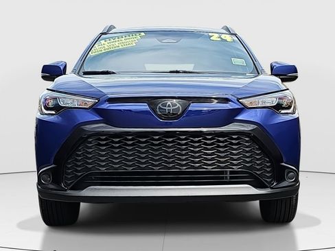Used 2024 Toyota Corolla Cross AWD Hybrid w/ Moonroof Package image 2