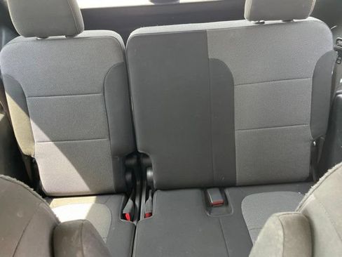 Used 2020 Chevrolet Traverse LT FWD image 13