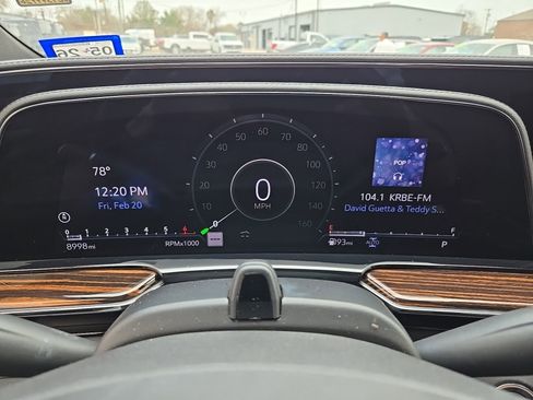 Used 2024 Cadillac Escalade ESV Premium Luxury image 14