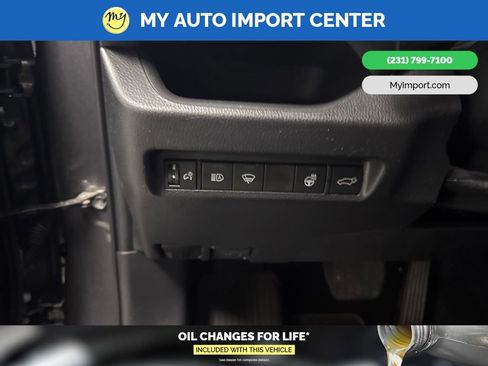 Used 2022 Toyota RAV4 XLE w/ Convenience Package image 14