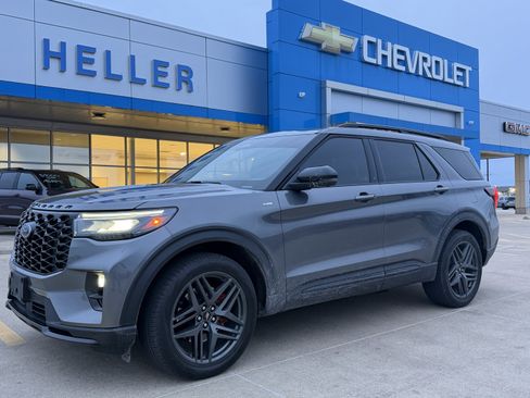 Used 2025 Ford Explorer ST-Line w/ Premium Package AWD/4WD image 3