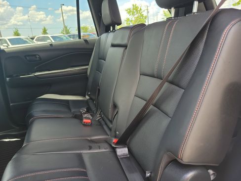 Used 2022 Honda Pilot TrailSport image 17