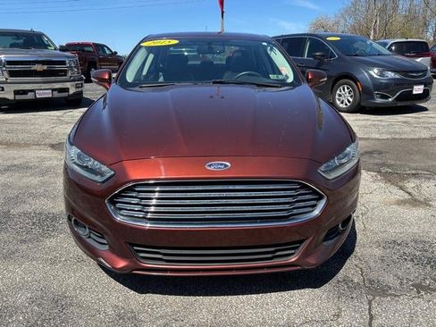 Used 2015 Ford Fusion SE w/ Equipment Group 202A FWD image 2