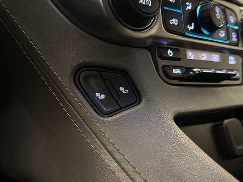 Used 2019 Chevrolet Suburban LT image 29
