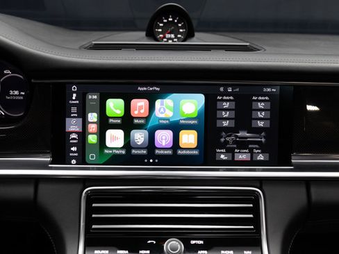 Used 2020 Porsche Panamera GTS w/ Premium Package Plus image 8