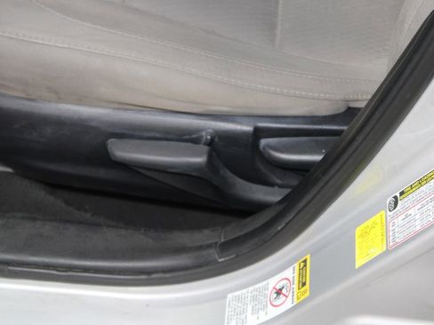 Used 2016 Toyota Corolla LE image 17