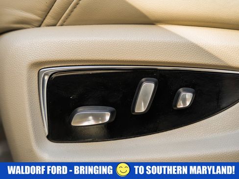 Used 2019 Cadillac Escalade ESV Luxury image 37