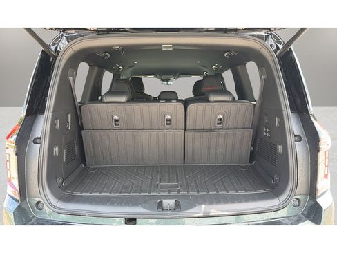 Used 2025 Nissan Armada PRO-4X AWD/4WD image 14