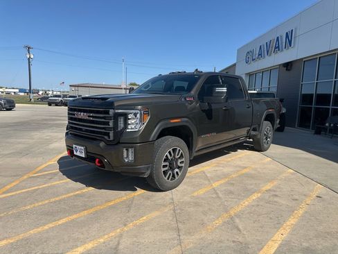 Used 2023 GMC Sierra 2500 AT4 w/ AT4 Premium Plus Package AWD/4WD image 3