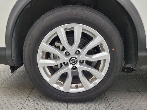 Used 2021 Nissan Rogue Sport S image 31