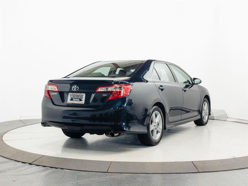 Used 2012 Toyota Camry SE FWD image 11