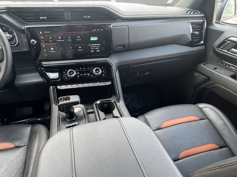 Used 2024 GMC Sierra 1500 AT4 w/ Technology Package image 3