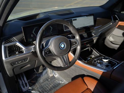 Used 2024 BMW X5 xDrive50e w/ Executive Package AWD/4WD image 9