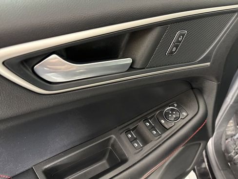 Used 2022 Ford Edge ST-Line image 12