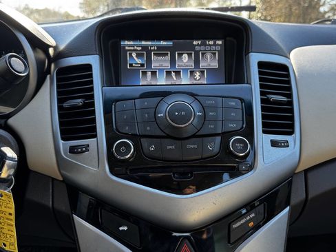 Used 2015 Chevrolet Cruze LT image 15