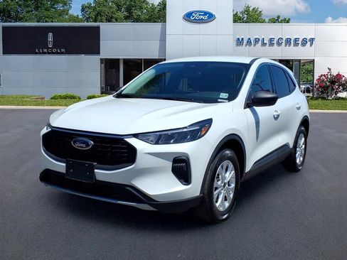Used 2023 Ford Escape Active w/ Tech Pack #1 AWD/4WD image 2
