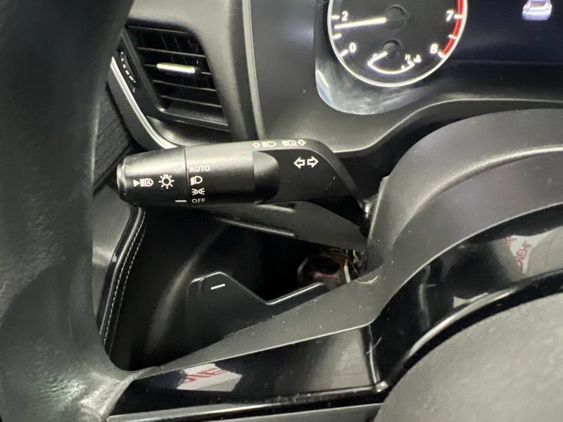 Used 2023 Nissan Rogue SV AWD/4WD image 19