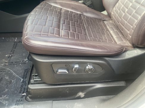 Used 2023 Cadillac Escalade ESV Sport Platinum AWD/4WD image 9