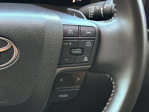 Used 2025 Toyota Camry SE w/ Convenience Package FWD image 21