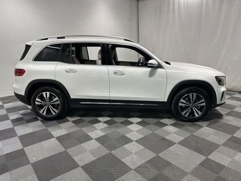 Used 2025 Mercedes-Benz GLB 250 4MATIC image 4