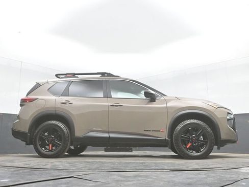 Used 2025 Nissan Rogue SV AWD/4WD image 49