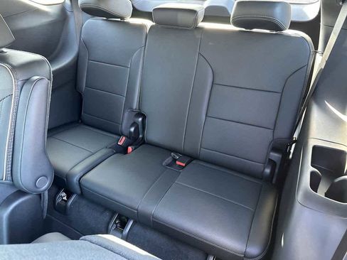 New 2026 Chevrolet Traverse High Country image 14